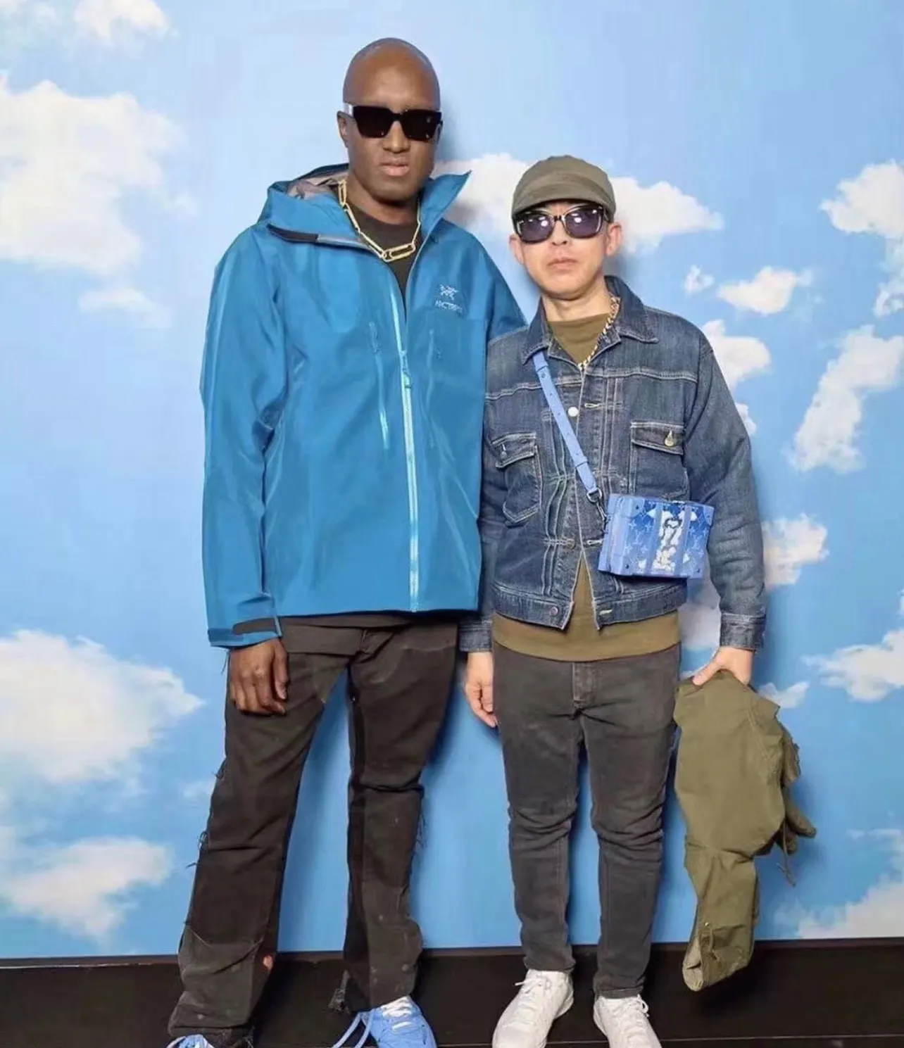 VIRGIL, the former LV design director, almost welded this treasure denim onto his body GALLERY DEPT. LA FLARE CARPENTER PANTS, the first generation of paint-splashed ink-washed flared logging trousers, Carhartt original modified overalls, blue and black S-XL